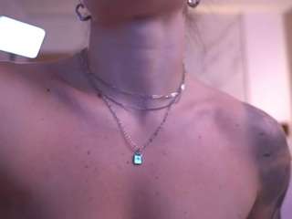 cutefoxy Live Webcam on CamSoda