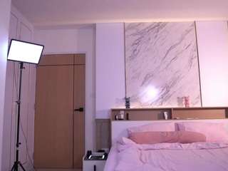 cutefoxy Live Webcam on CamSoda