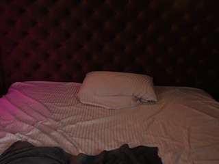 rosiemoons's CamSoda show and profile