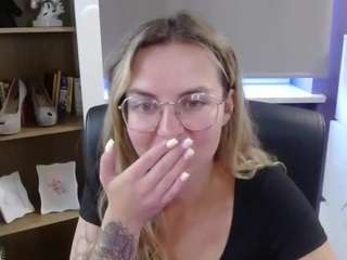 zoeyfancy Live Webcam on CamSoda