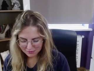 zoeyfancy Live Webcam on CamSoda
