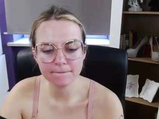 zoeyfancy Live Webcam on CamSoda