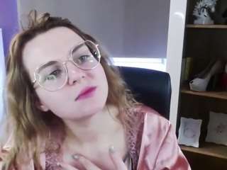 zoeyfancy's CamSoda show and profile