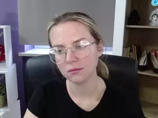 ZoeyFancy's Live Sex Cam Show