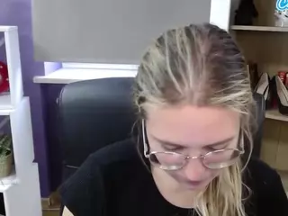 ZoeyFancy's Live Sex Cam Show