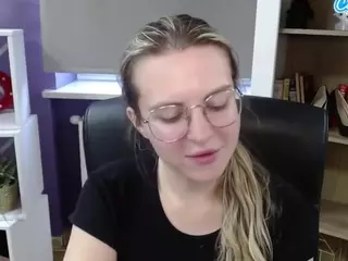 ZoeyFancy's Live Sex Cam Show