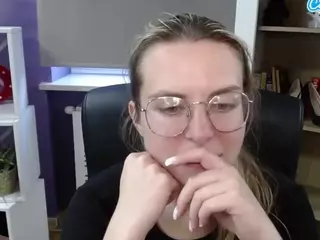 ZoeyFancy's Live Sex Cam Show