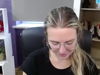ZoeyFancy's Live Sex Cam Show