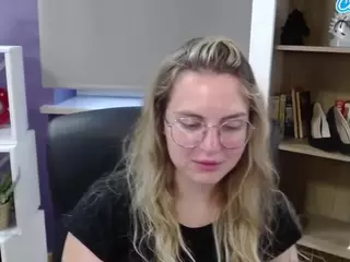 ZoeyFancy's Live Sex Cam Show