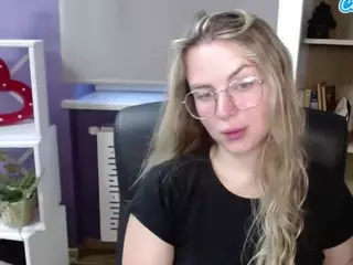 ZoeyFancy's Live Sex Cam Show