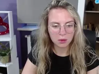 ZoeyFancy's Live Sex Cam Show