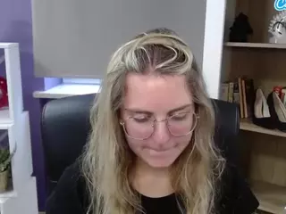 ZoeyFancy's Live Sex Cam Show