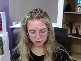 ZoeyFancy's Live Sex Cam Show