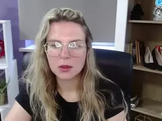 ZoeyFancy's Live Sex Cam Show