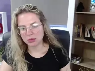 ZoeyFancy's Live Sex Cam Show