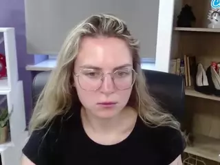 ZoeyFancy's Live Sex Cam Show