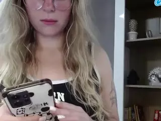 ZoeyFancy's Live Sex Cam Show