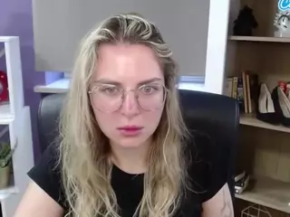 ZoeyFancy's Live Sex Cam Show