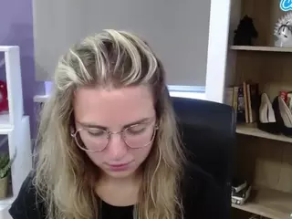 ZoeyFancy's Live Sex Cam Show