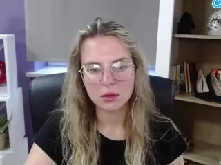 ZoeyFancy's Live Sex Cam Show