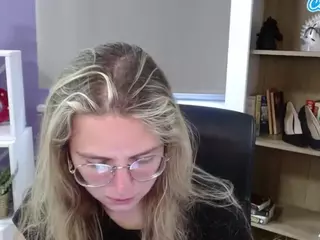 ZoeyFancy's Live Sex Cam Show