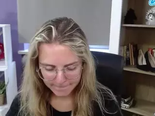 ZoeyFancy's Live Sex Cam Show
