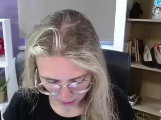 ZoeyFancy's Live Sex Cam Show