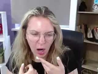 ZoeyFancy's Live Sex Cam Show