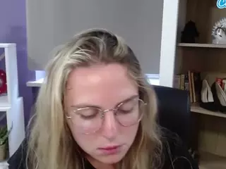 ZoeyFancy's Live Sex Cam Show