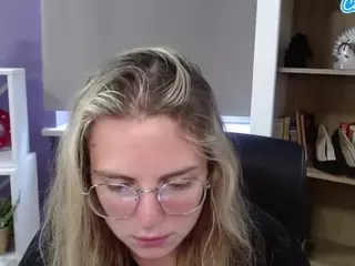 ZoeyFancy's Live Sex Cam Show