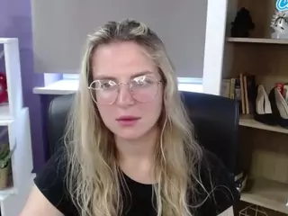 ZoeyFancy's Live Sex Cam Show