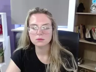 ZoeyFancy's Live Sex Cam Show