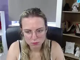 ZoeyFancy's Live Sex Cam Show