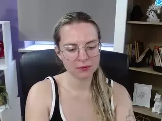 ZoeyFancy's Live Sex Cam Show
