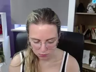 ZoeyFancy's Live Sex Cam Show