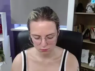 ZoeyFancy's Live Sex Cam Show