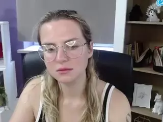 ZoeyFancy's Live Sex Cam Show