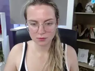 ZoeyFancy's Live Sex Cam Show