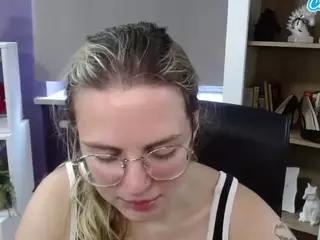 ZoeyFancy's Live Sex Cam Show
