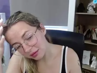 ZoeyFancy's Live Sex Cam Show