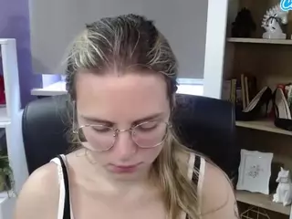 ZoeyFancy's Live Sex Cam Show