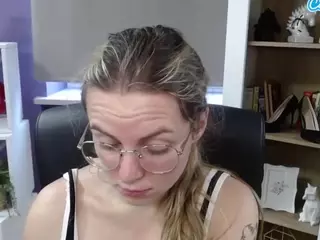 ZoeyFancy's Live Sex Cam Show