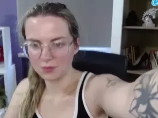 ZoeyFancy's Live Sex Cam Show