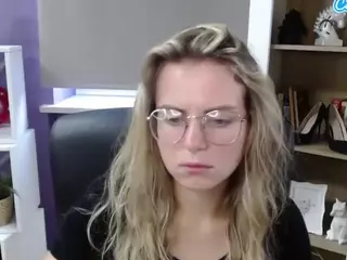 ZoeyFancy's Live Sex Cam Show