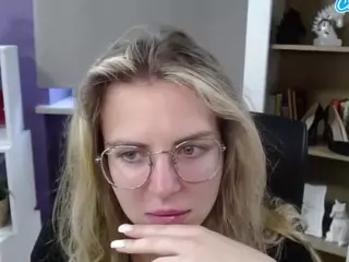 ZoeyFancy's Live Sex Cam Show