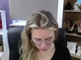 ZoeyFancy's Live Sex Cam Show