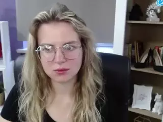 ZoeyFancy's Live Sex Cam Show