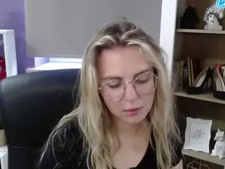 ZoeyFancy's Live Sex Cam Show