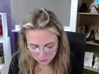 ZoeyFancy's Live Sex Cam Show
