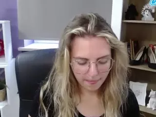 ZoeyFancy's Live Sex Cam Show